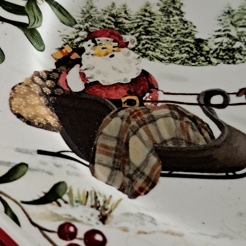 Better Homes and Gardens Santa In A Sleigh Salad/Dessert/Appetizer Plate - Picture 4 of 9